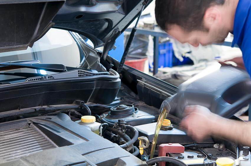 TOP FIVE REASONS OIL CHANGES SAVE VEHICLES